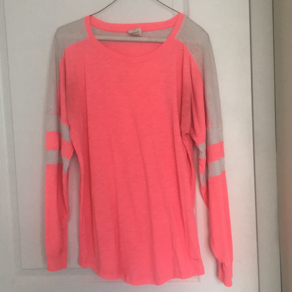Long sleeve pink shirt with white detail